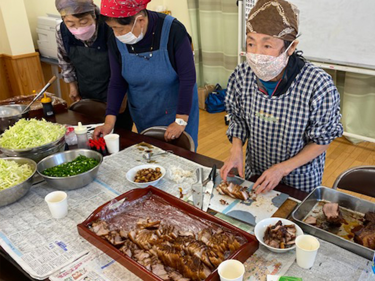 出来立てのチャーシューを提供