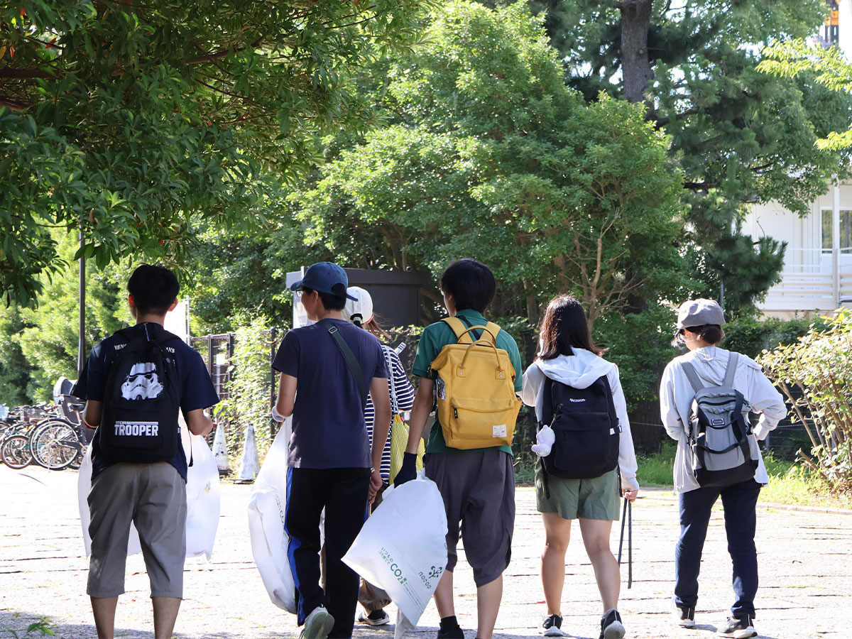 nocoo(ノクー)でゴミ拾いする科学技術高校の生徒たち