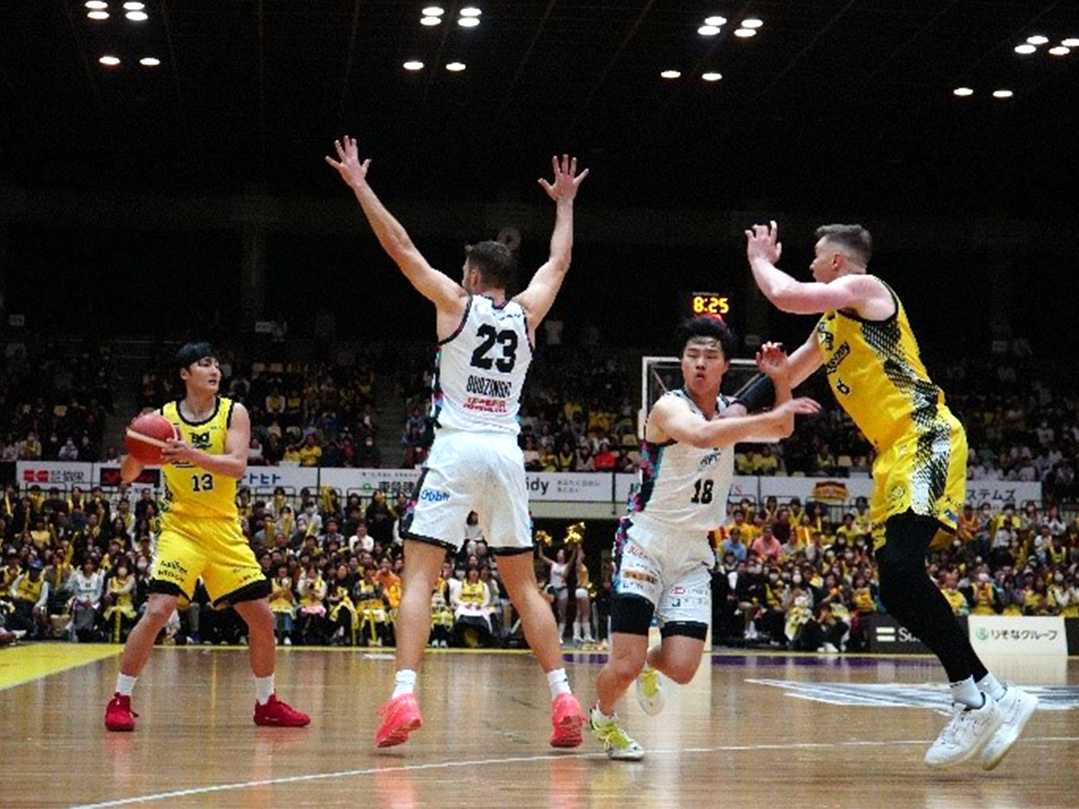 堅実なプレーと勝負強さでチームを支える　田中大貴選手/左側・背番号13番