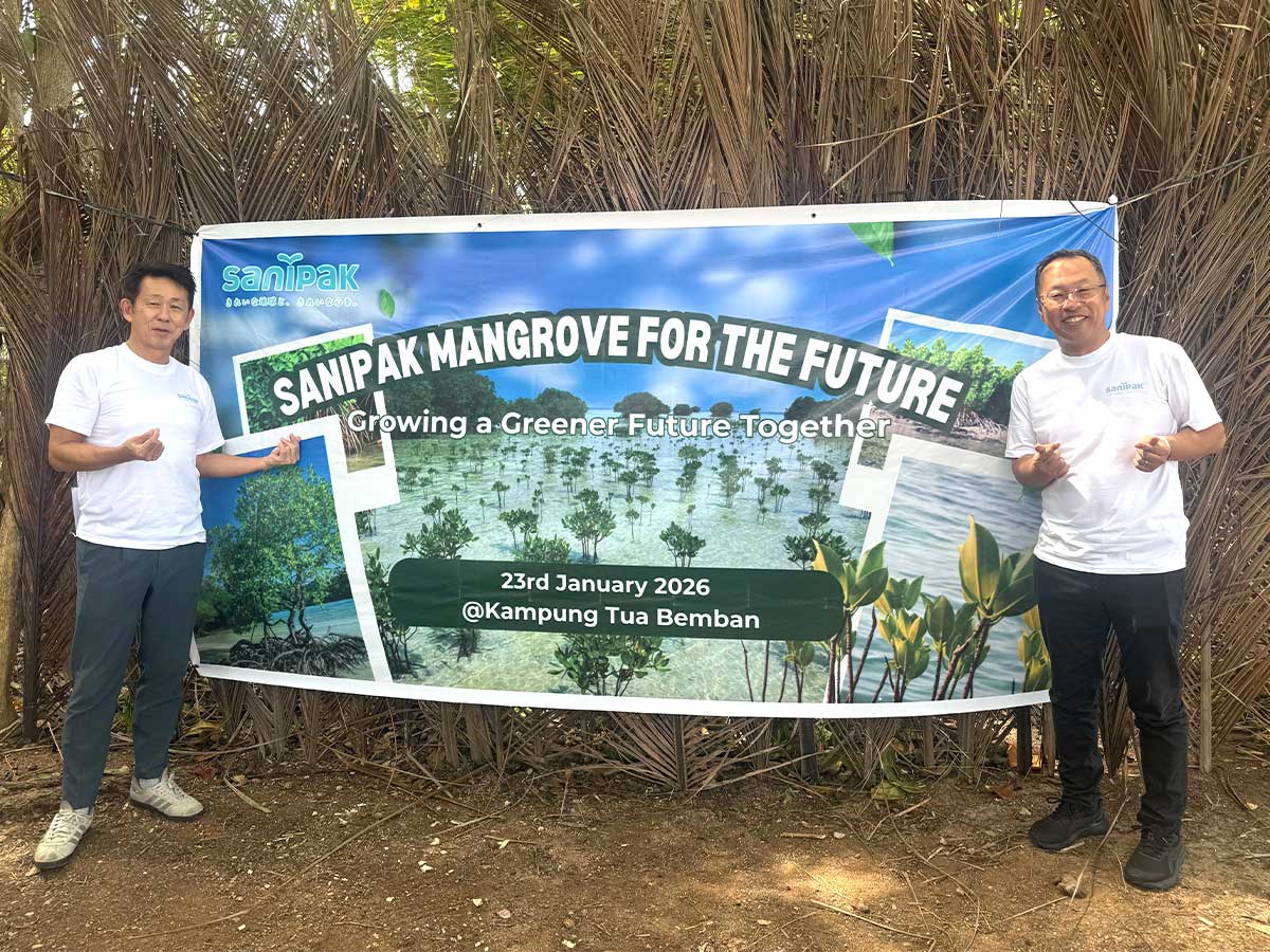 代表井上とサニパック社員