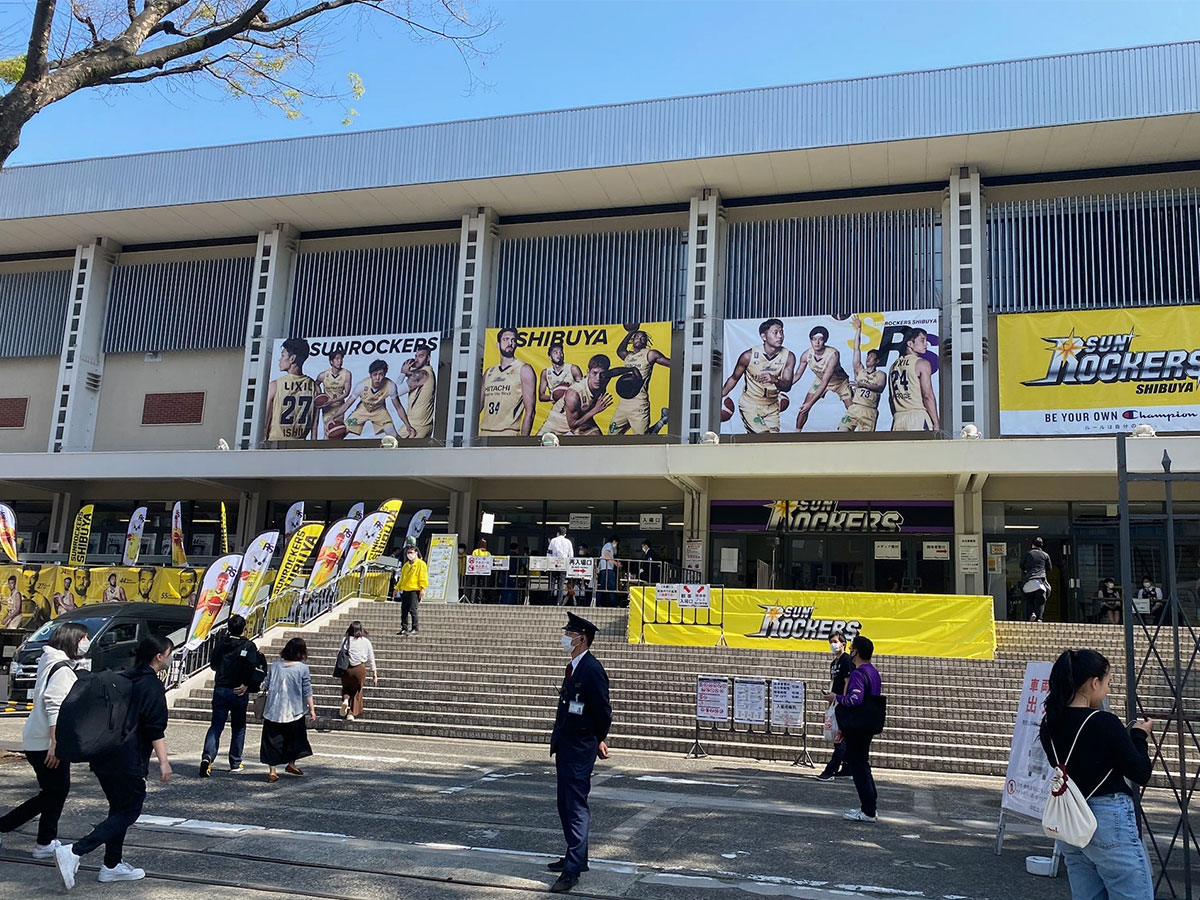 青山学院記念館入口